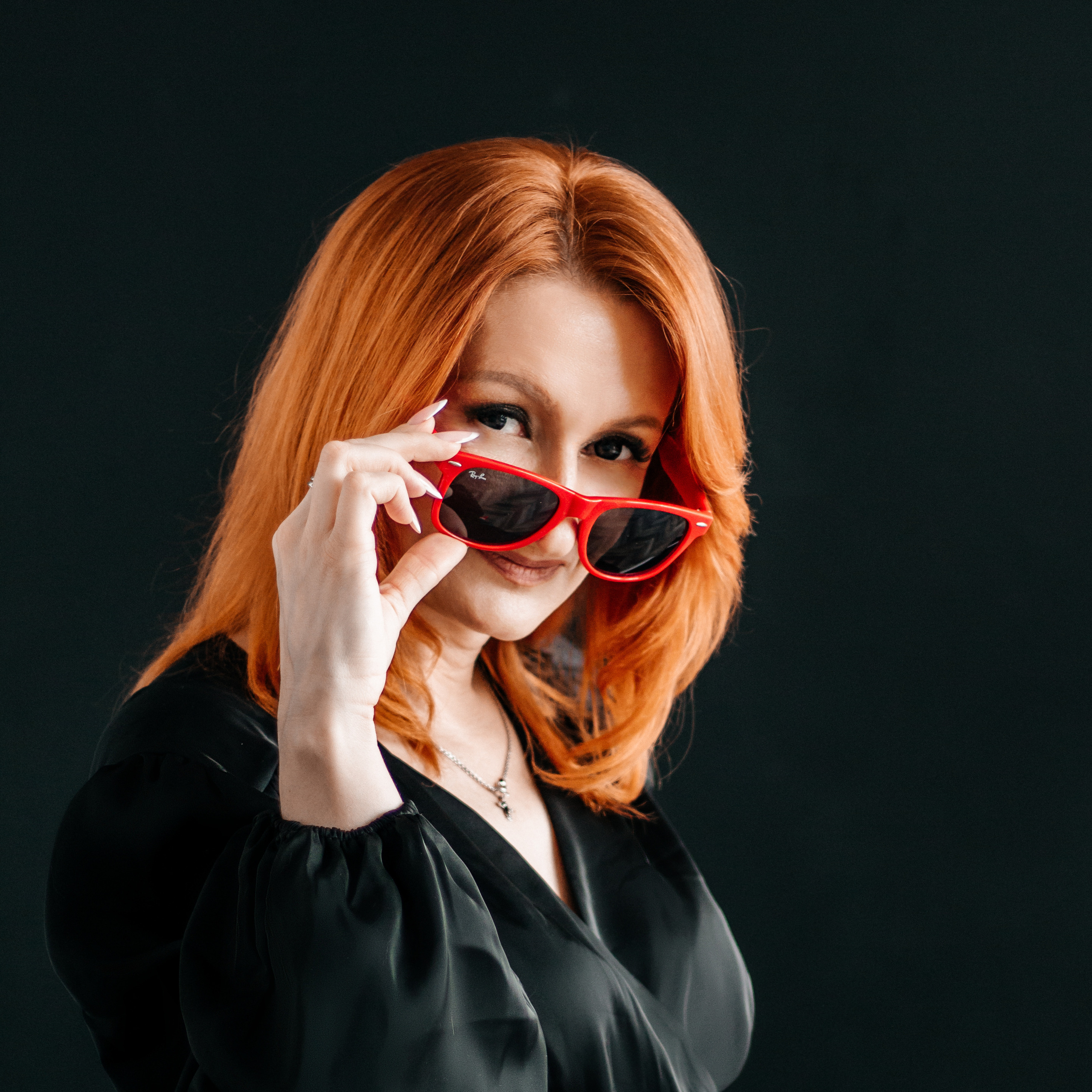 Контакты школьного фотографа Аллы Жариковой. Выпускные альбомы. Школьный фотограф в Брянске и Москве Алла Жарикова