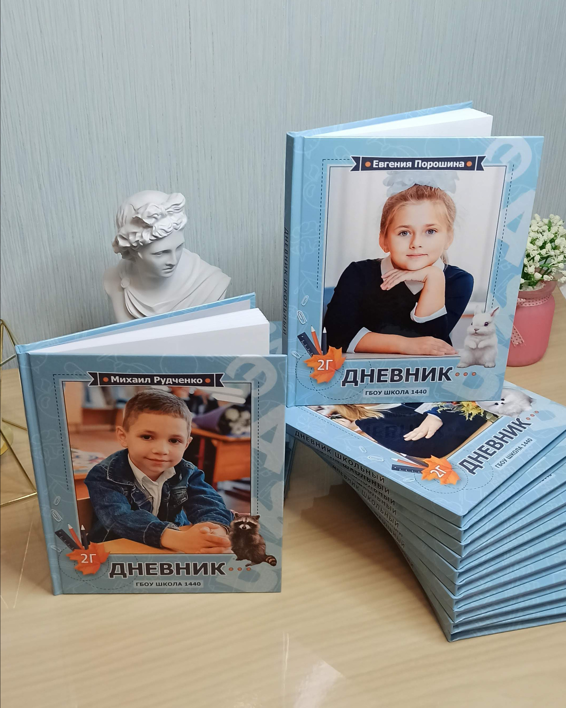 Выпускные альбомы Старый Оскол детский сад. Стильные выпускные альбомы в Старом Осколе. Свадебные фотокниги