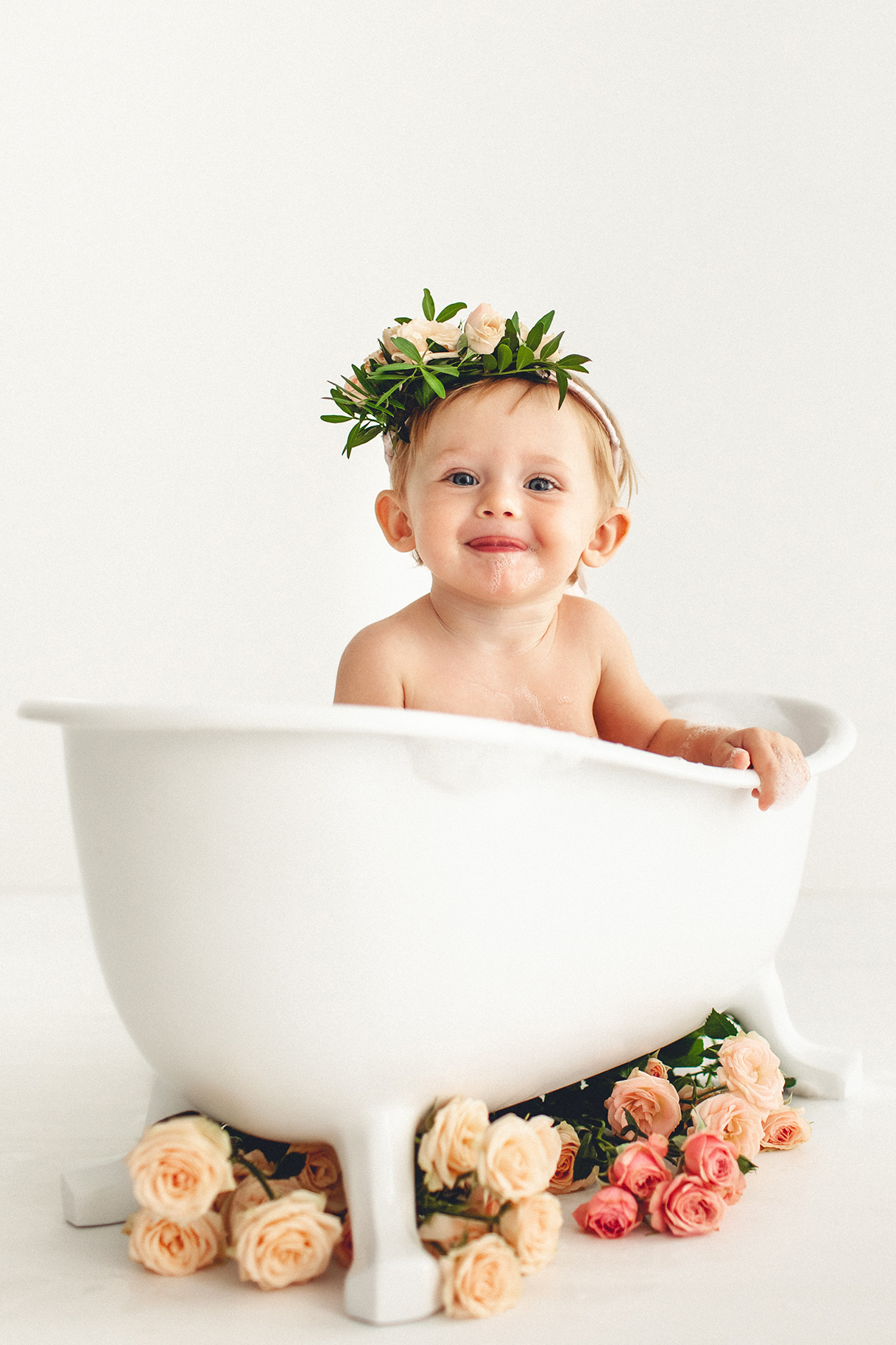 Цветочная ванна для Агаты. Детский фотограф в Самаре