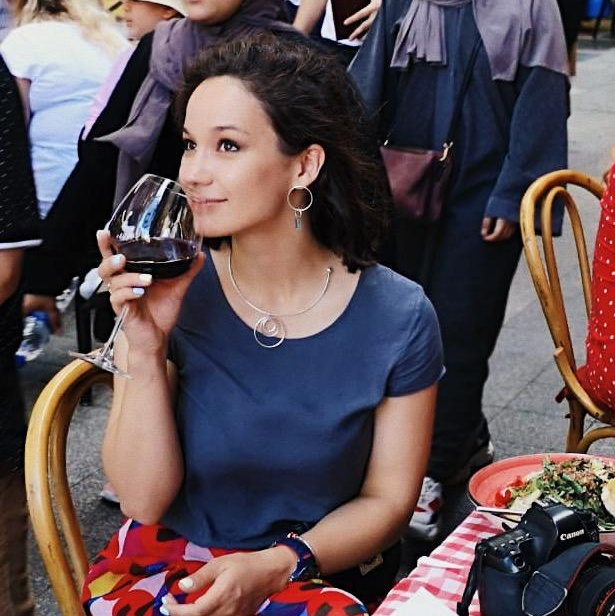 Контакты. Фотограф Валя Шумилова