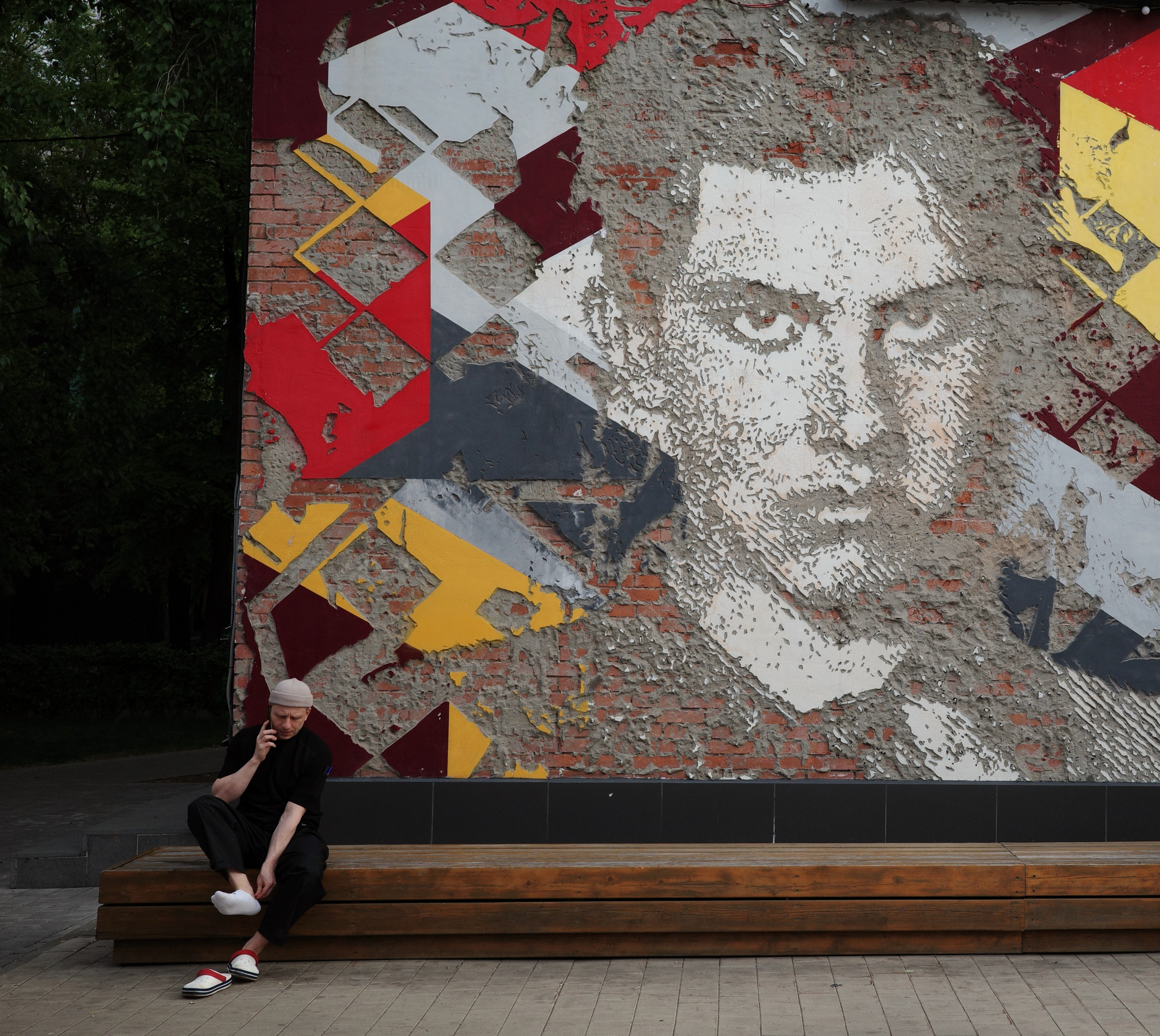 Фотопрогулка по Дизайн-заводу (бывш. «Flacon») и арт-пространству «Хлебозавод» на Дмитровской. Проект «Фотокладовка»: блог уличной фотографии в формате street photo