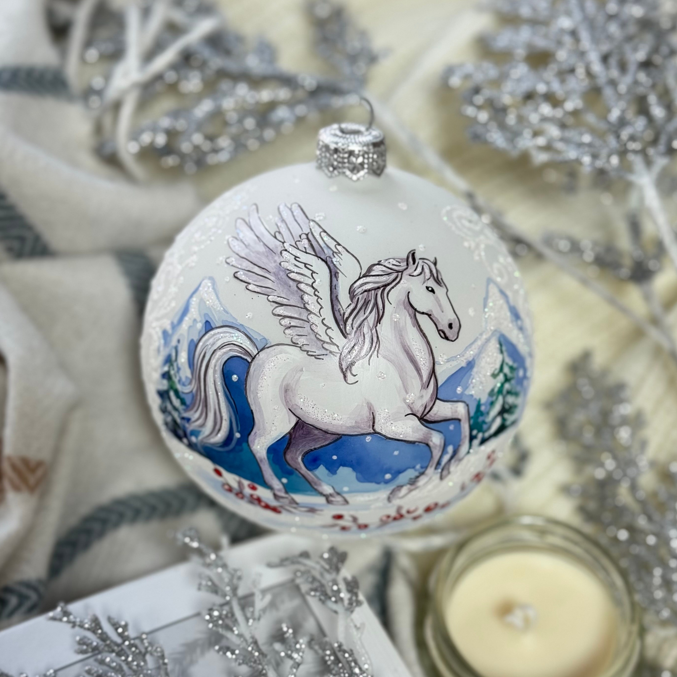 Магазин ёлочных шаров с ручной художественной росписью. Художественная ручная роспись елочных шаров, корпоративные подарки и восковые аромасвечи