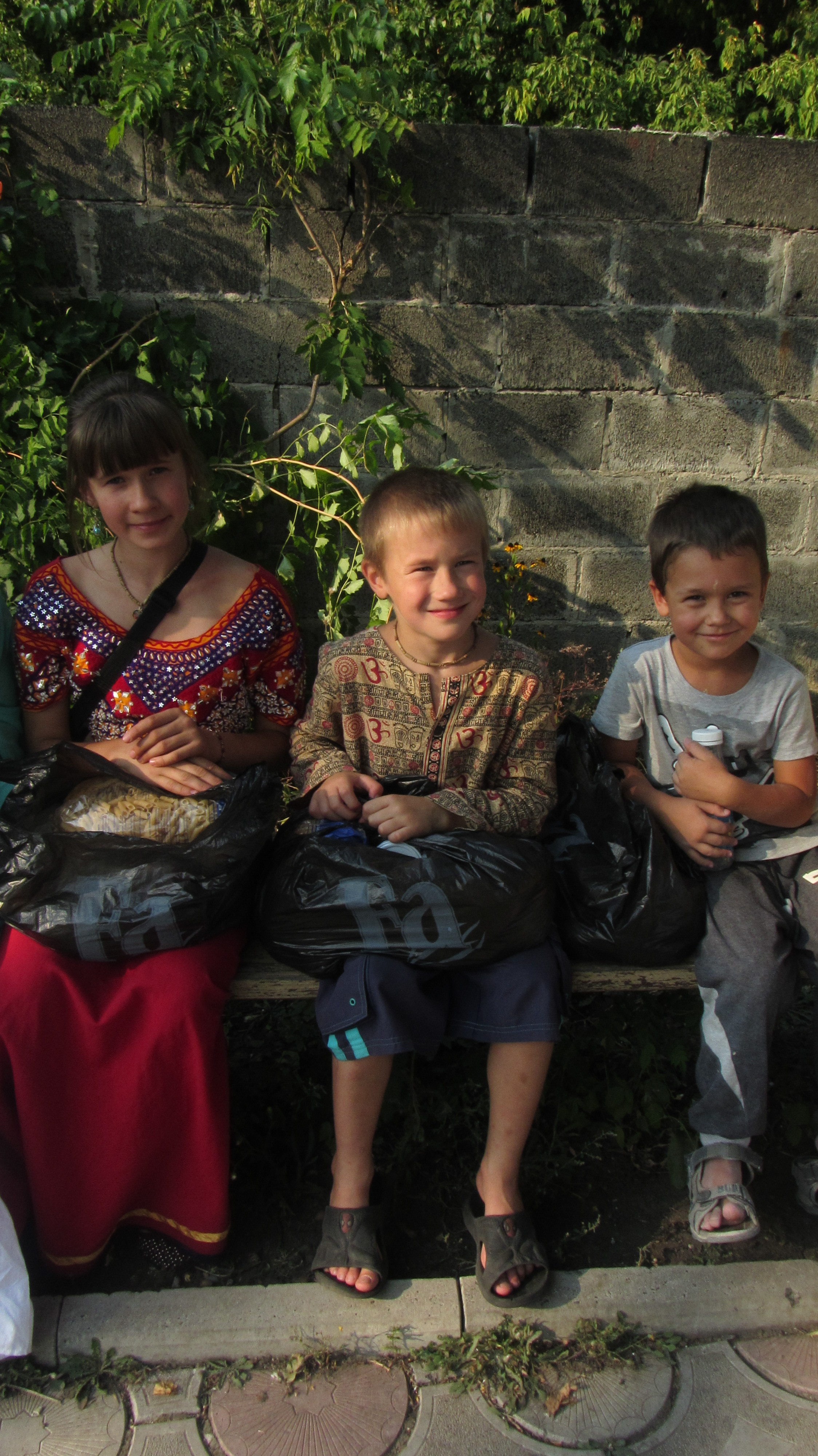 5 сентября около 50 донецких детей получили гуманитарную помощь. Пища для Жизни