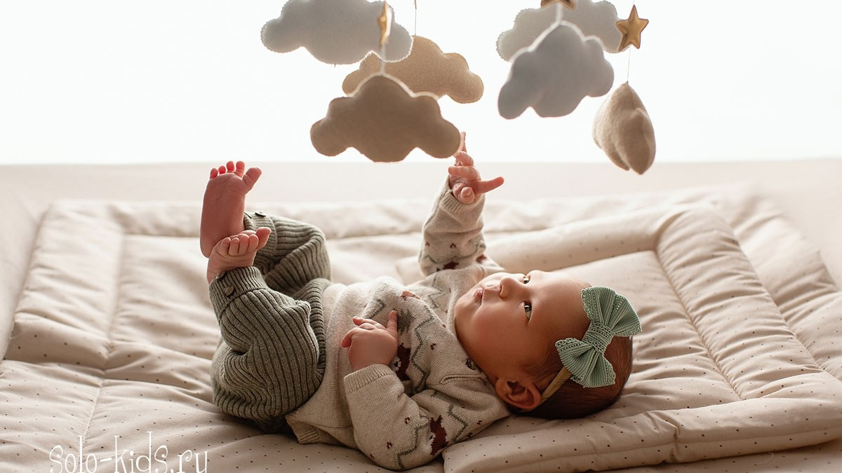 Новорожденные тройняшки на первой фотосессии