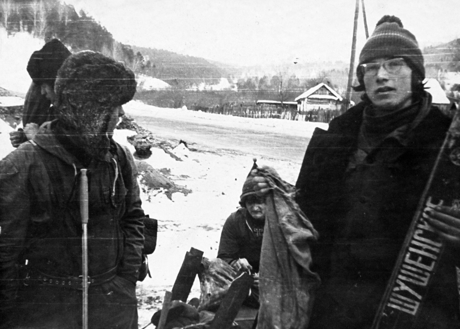А мне б дороги далекие и маршруты нелегкие (1983). Фотограф Эдуард Алмадаков