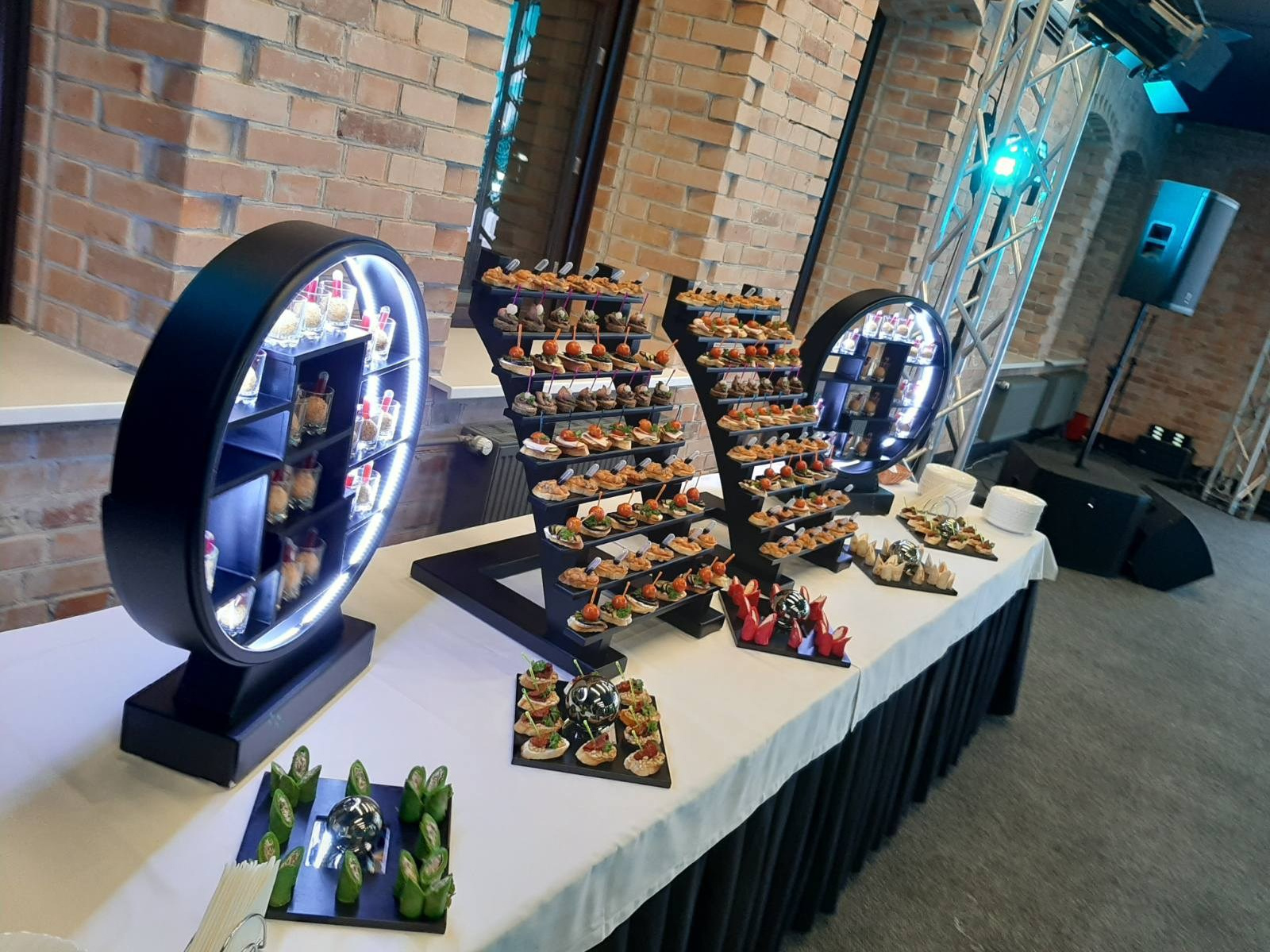 Услуги. NOVA / РЕКЛАМА