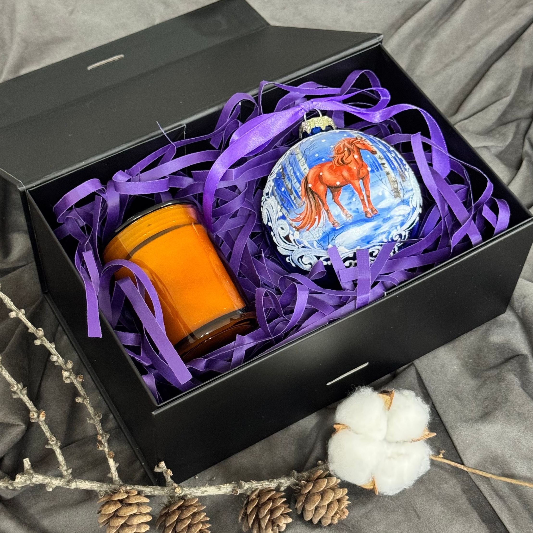 Аромасвечи и наборы. Художественная ручная роспись елочных шаров, корпоративные подарки и восковые аромасвечи