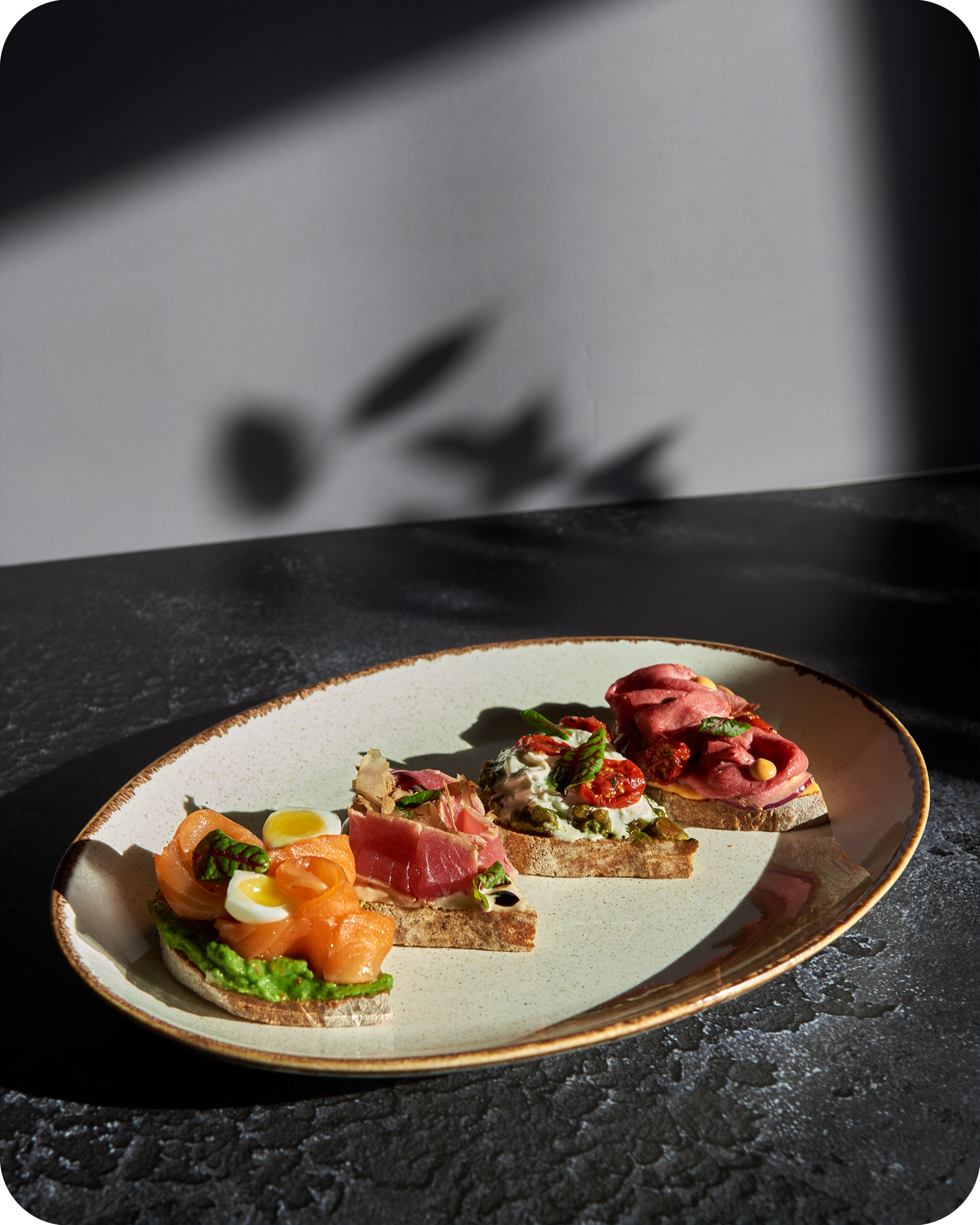 Коммерческий фотограф: Фуд-съёмки, предметная съёмка, репортажи, студийные съёмки, каталоги, лукбуки