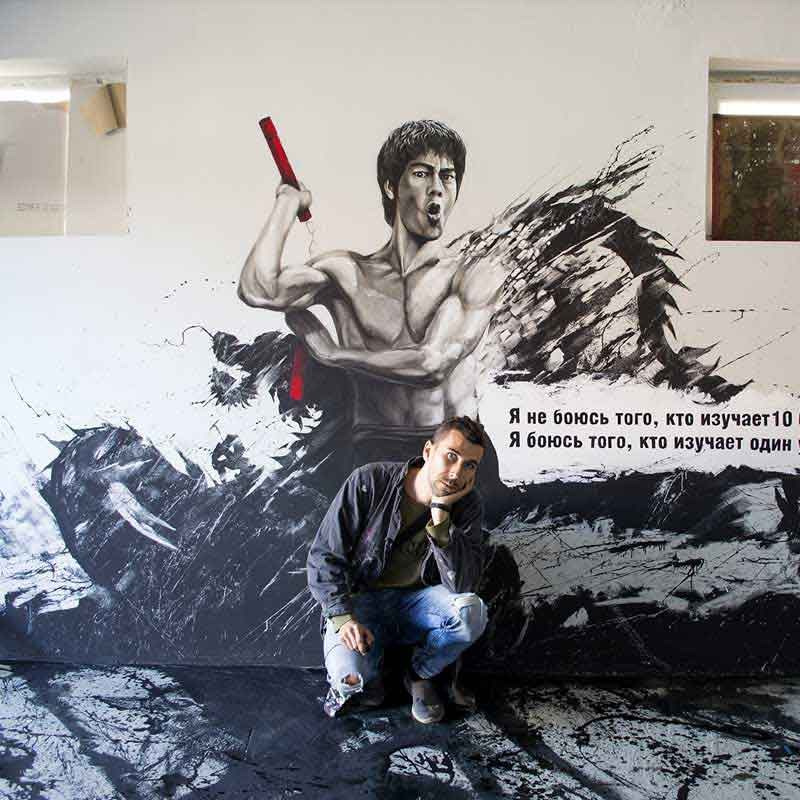Роспись стен Брюс-Ли