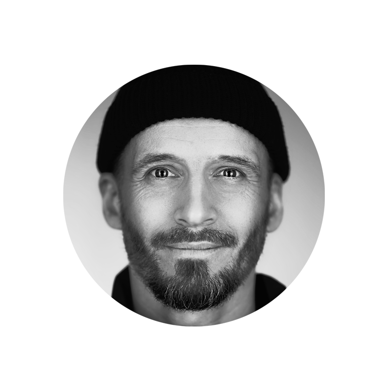 Связаться с фотографом Василием Гуреевым