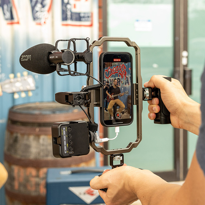 Зум, легкий микрофон-пушка (40 г) «ZSG-1». Фотограф — видеограф в Москве Дмитрий Менделеев