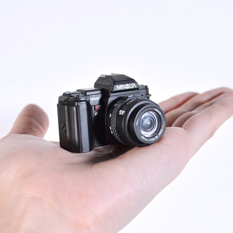 Капсульная игрушка в честь 150-летия Konica Minolta. Фотограф — видеограф в Москве Дмитрий Менделеев