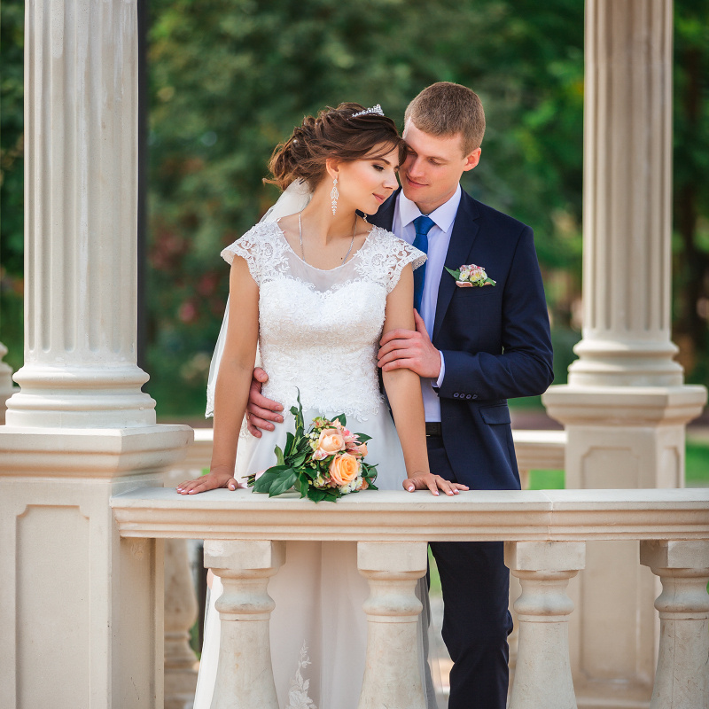 Свадебная пара на Набережной в Брянске