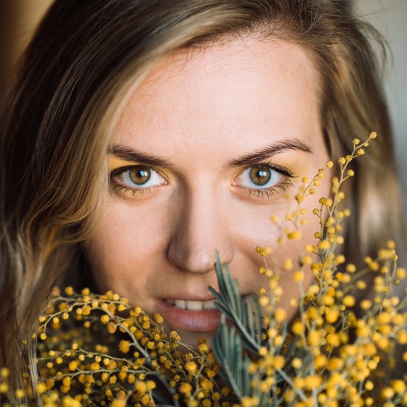 Contacts. Portrait Photographer in Israel Julia Chernik