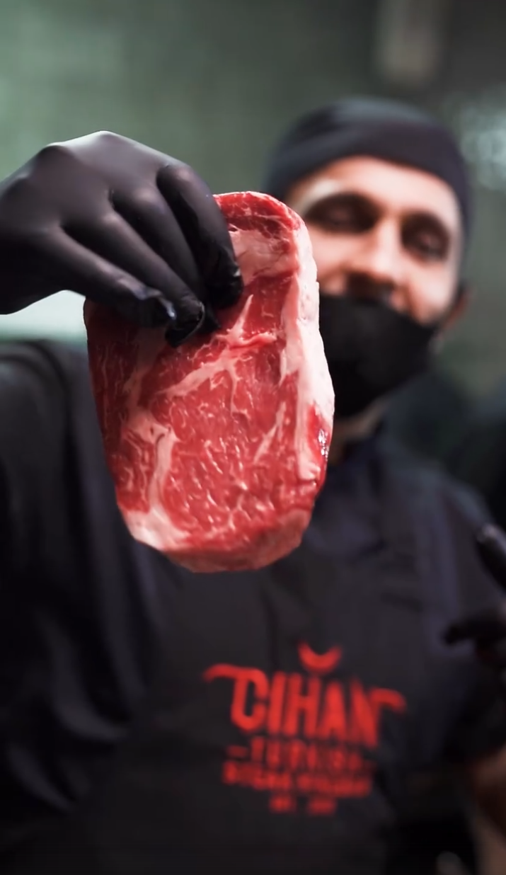 Съёмка рилсов для ресторанов — визуальный сторителлинг блюд и атмосферы заведения для vk, rutube, Instagram и TikTok 