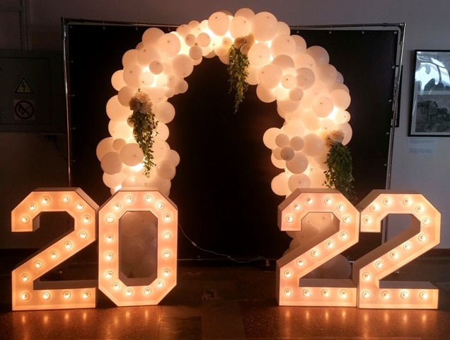 Свадебная фотозона. Студия праздничного декора