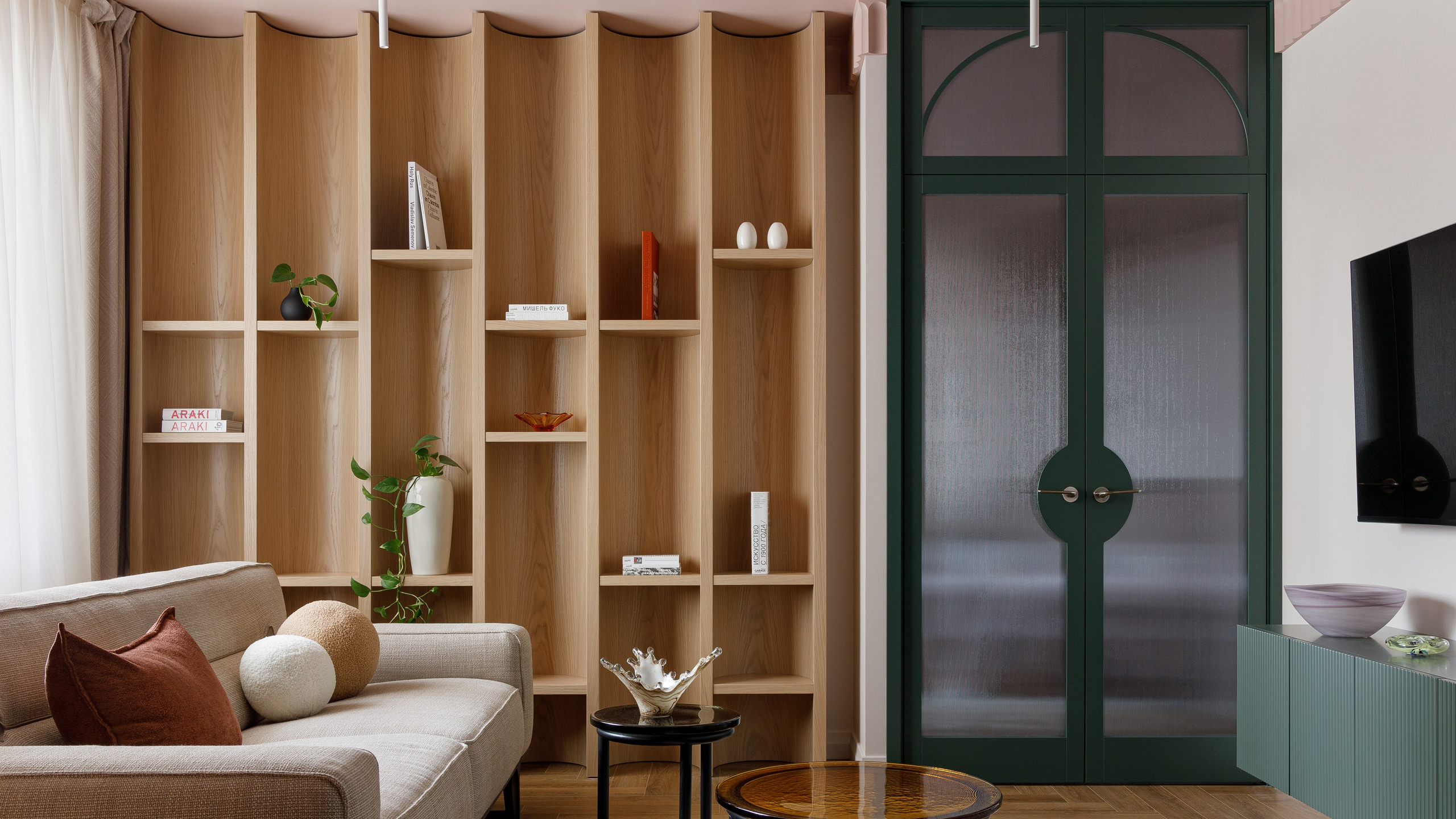 Ксения Лысенко: Яркая квартира для бизнес-леди. Интерьерный фотограф Дима Птицын и стилист Дарья Копылова