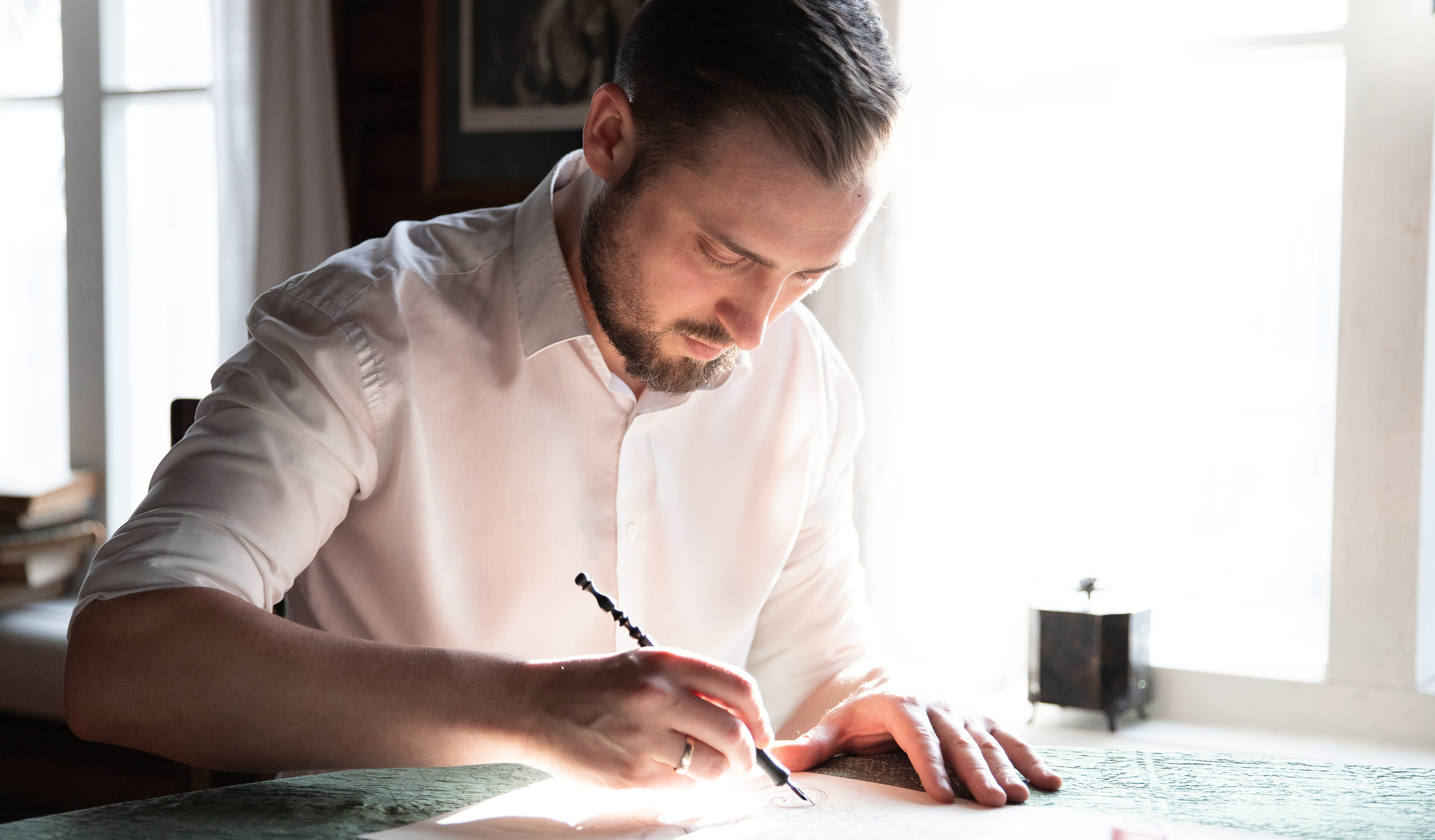 каллиграф Константин Парсаданов