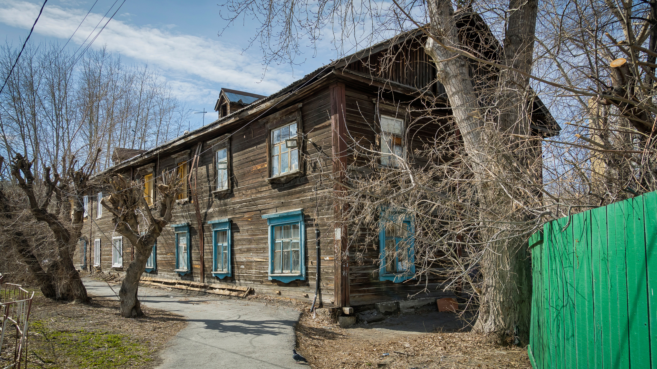 Всё меньше старых деревянных домов