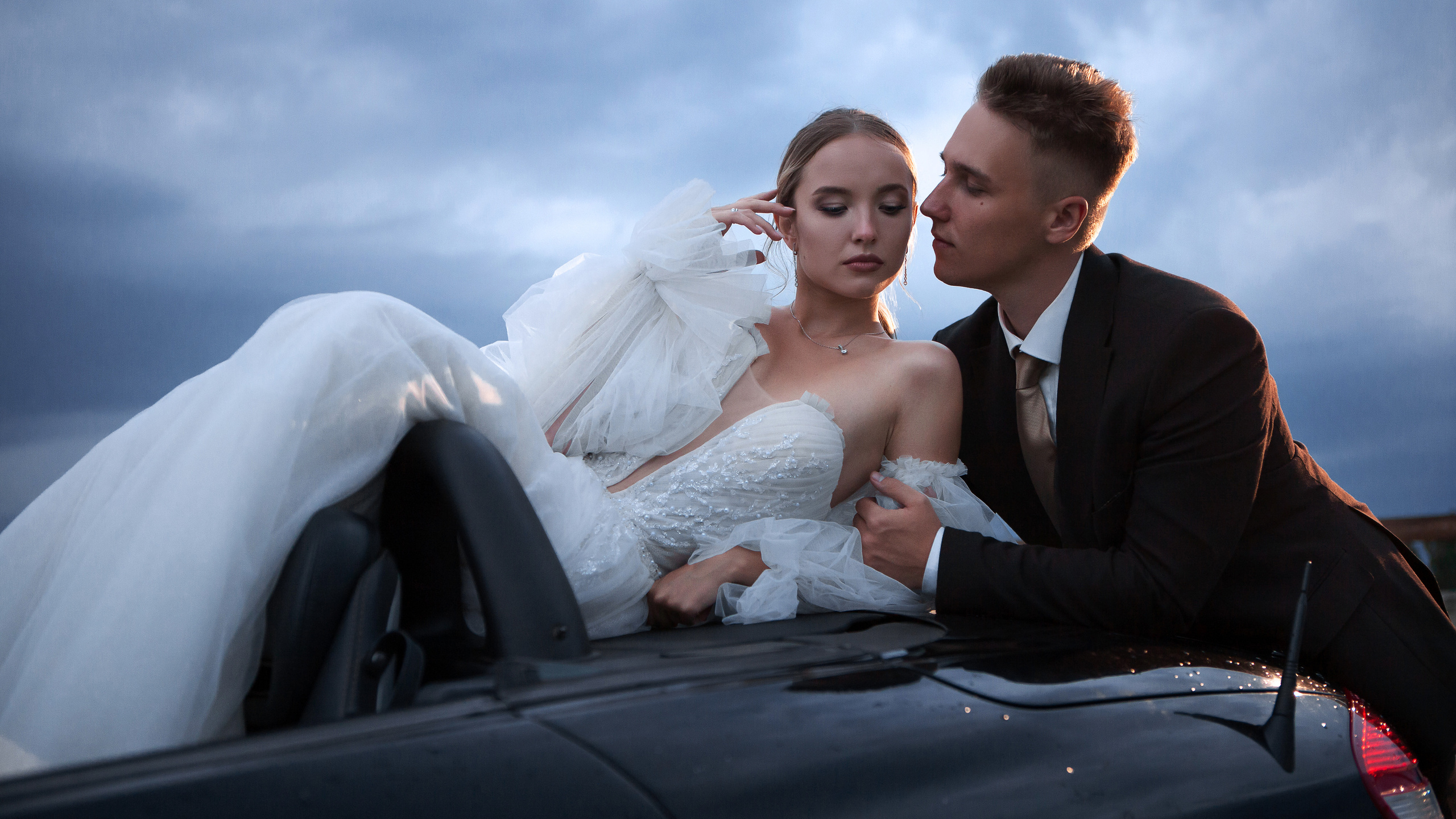 Свадебная фотосессия с ретро автомобилем 