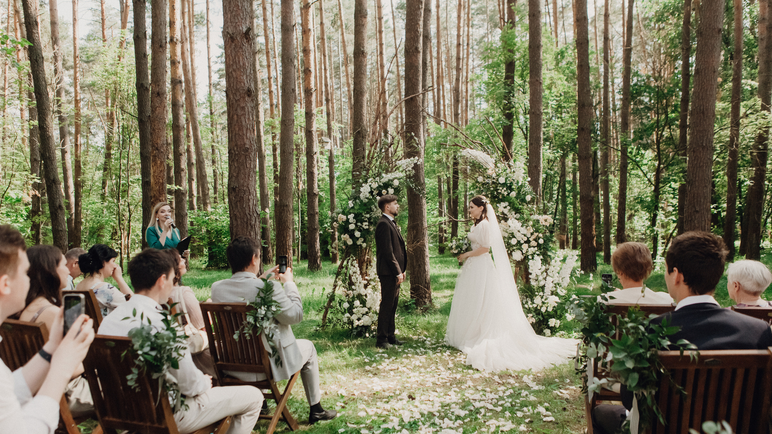 свадьба на природе в сосновом лесу пайн ривер жуков