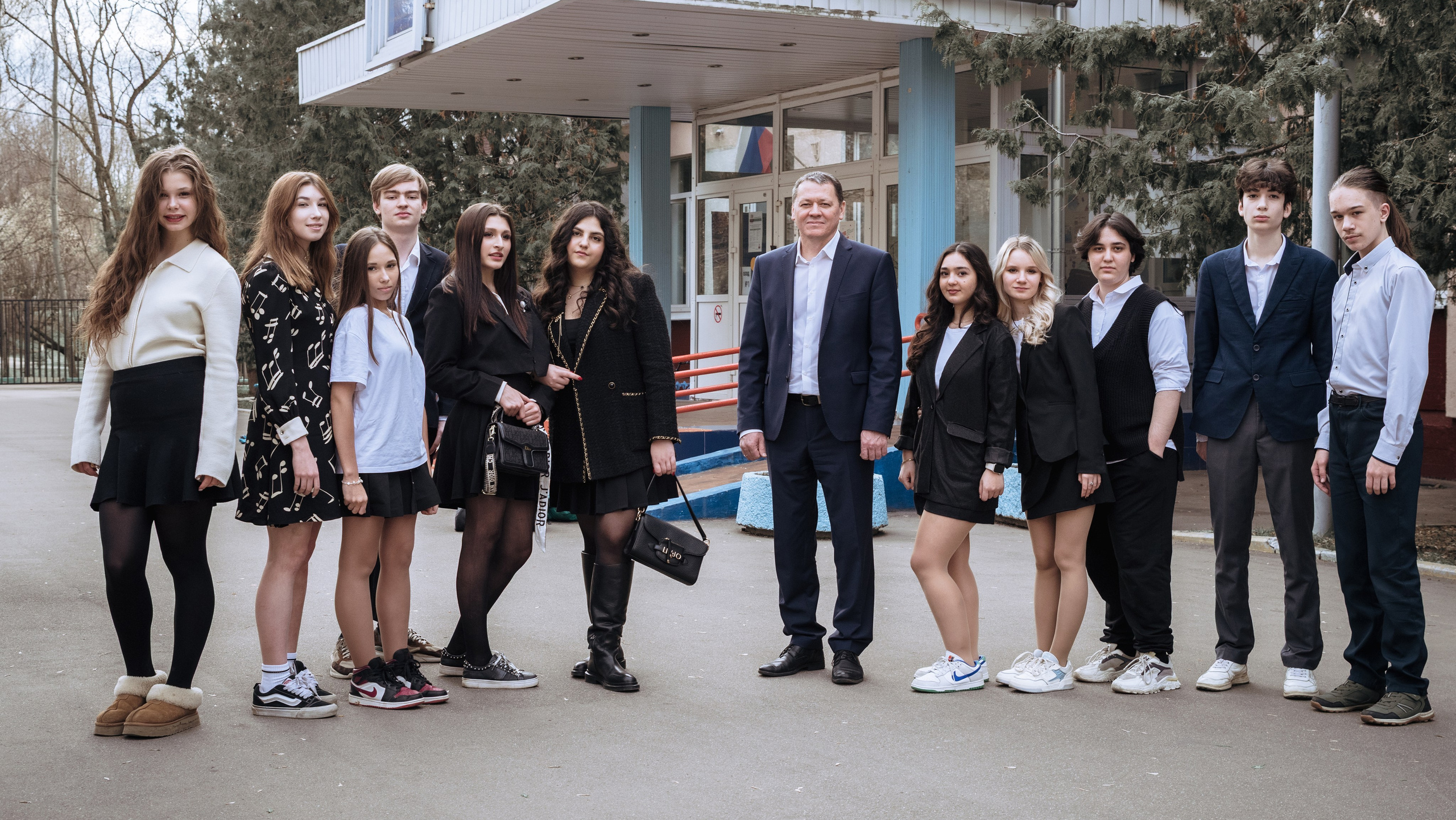 Выпускной альбом для класса — фотосессия в школе, пожелания и видео в Москве. MILATE — выпускные альбомы, фотосессии и видео в Москве