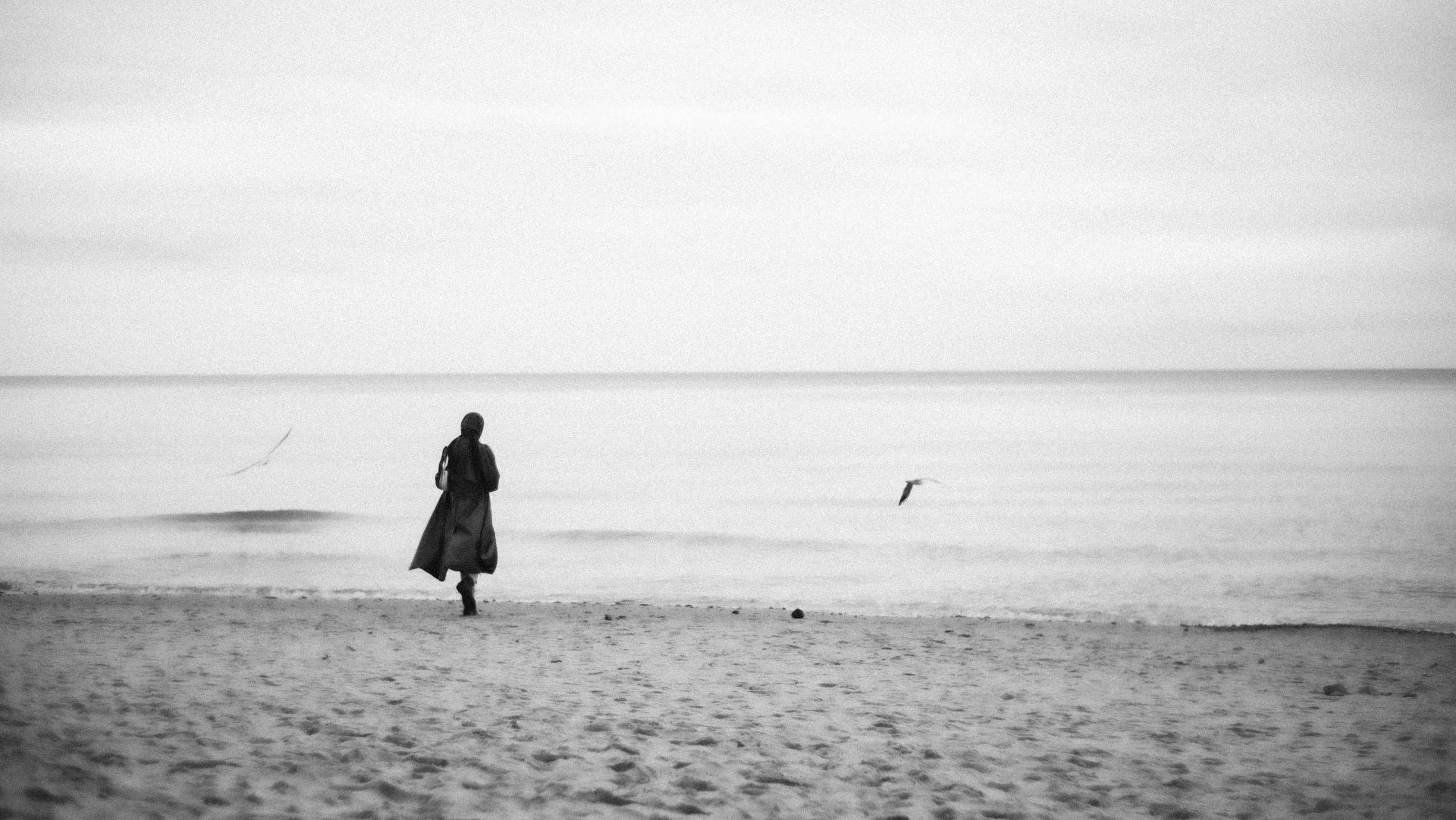 WOMAN BEING. Артем Сарки