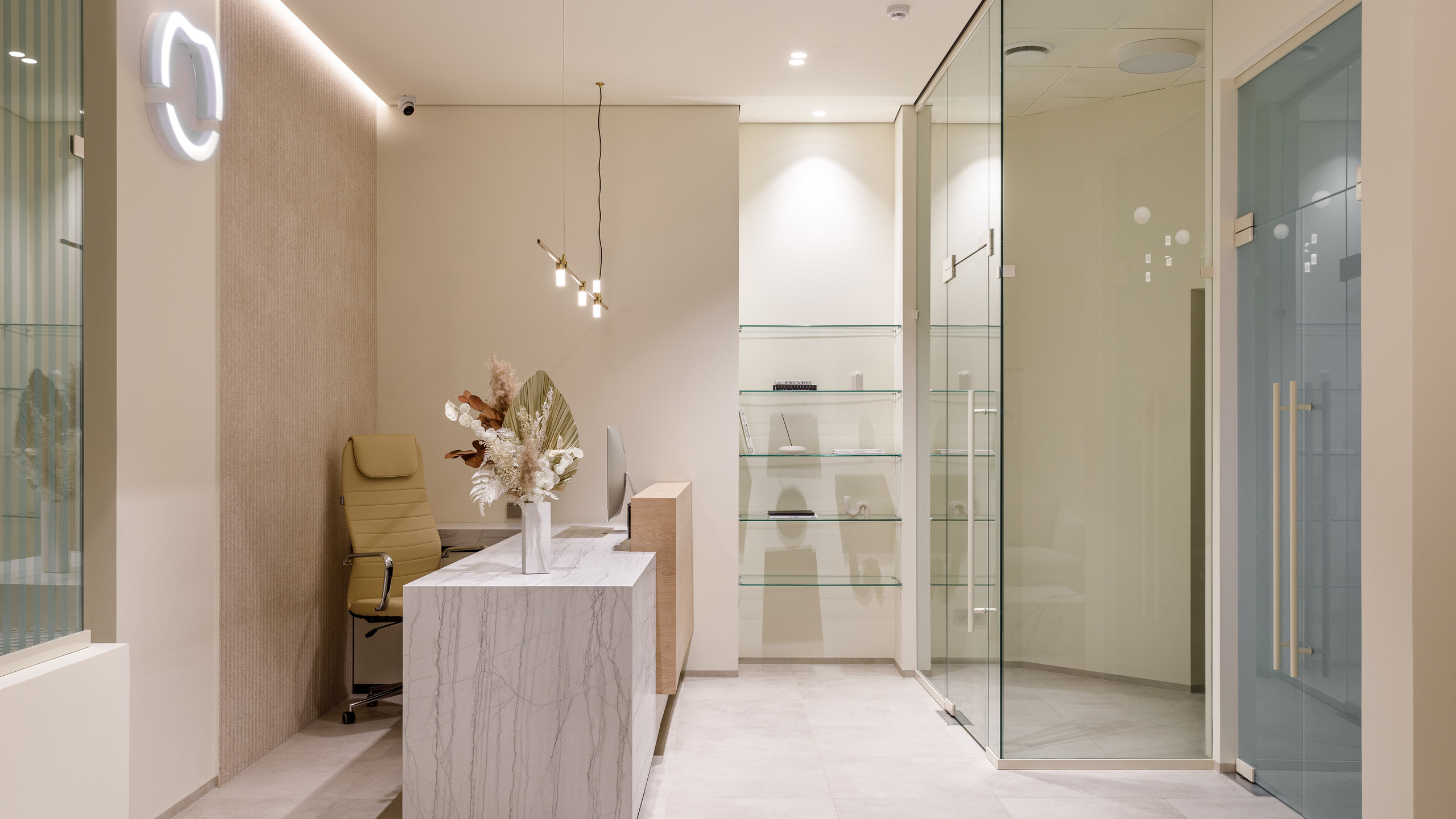 TYURIN+PARTNERS: Стоматология Ортобраво. Интерьерный фотограф Дима Птицын и стилист Дарья Копылова