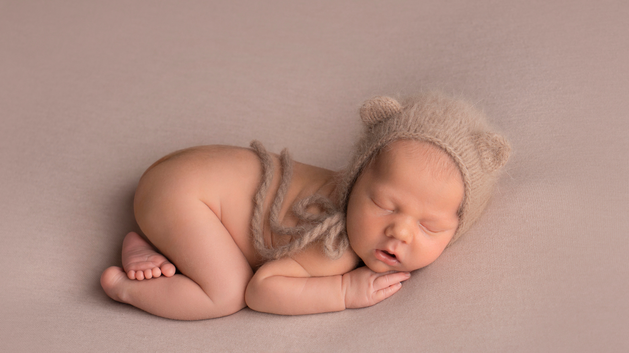 Услуги. Фотограф новорожденных в Новоалександровске Оксана Джолаева