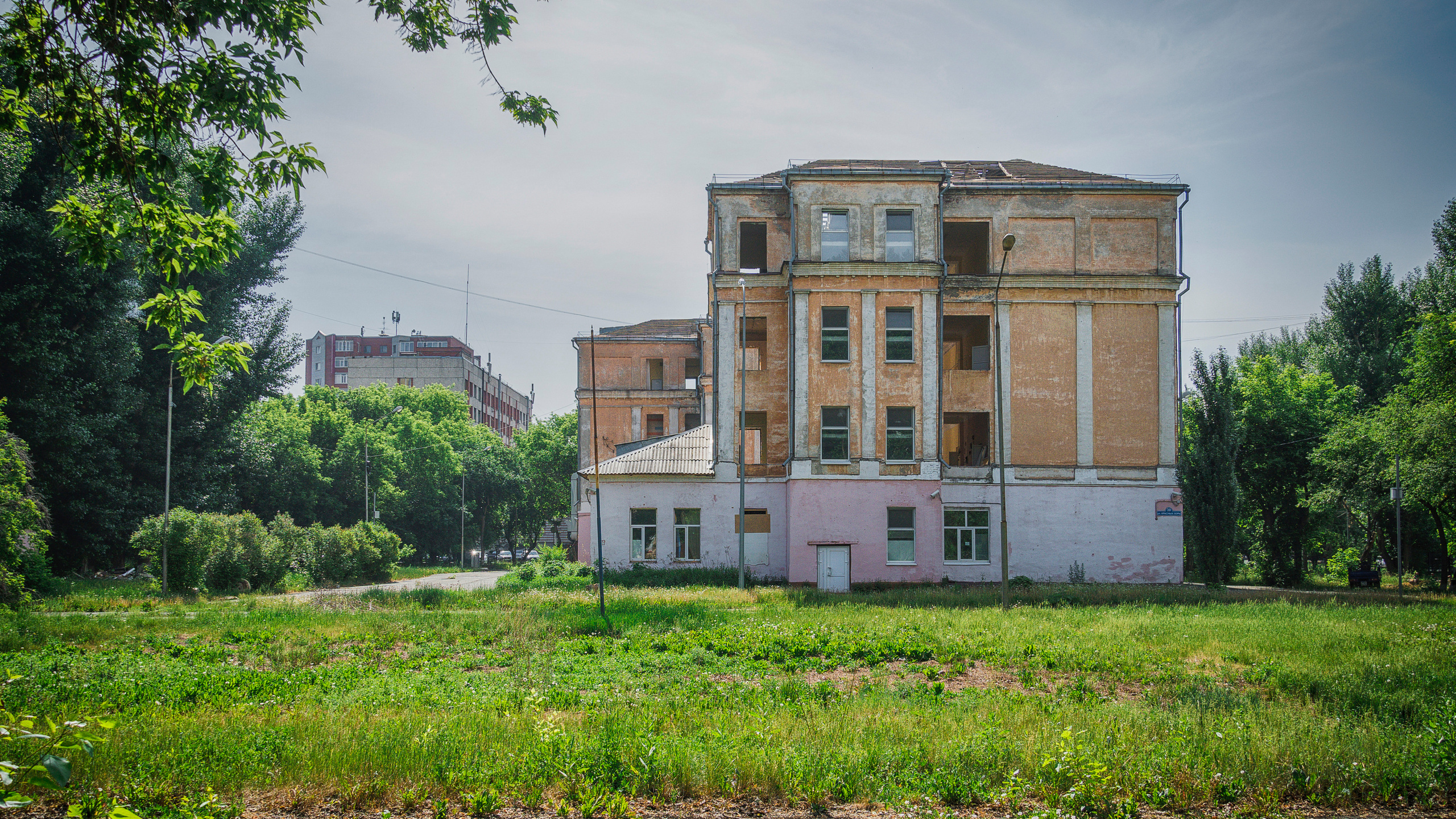 Здание-дворец. История главной достопримечательности Тюменских Сараев