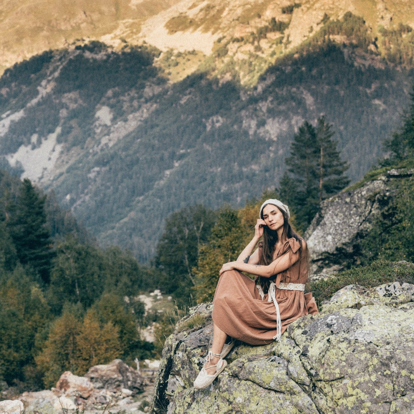 Фотограф на Кавказских Минеральных Водах (Пятигорск, Железноводск, Ессентуки, Кисловодск) и в горах Северного Кавказа (Домбай, Архыз, Эльбрус, Чегем, Чегет, Джилы-су). Свадебный фотограф, семейный фотограф, фото-тур, студийный фотограф).