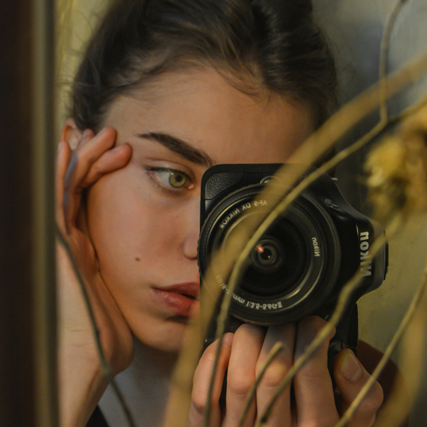 «Что стоит за портетом?» в Москве 18 мая