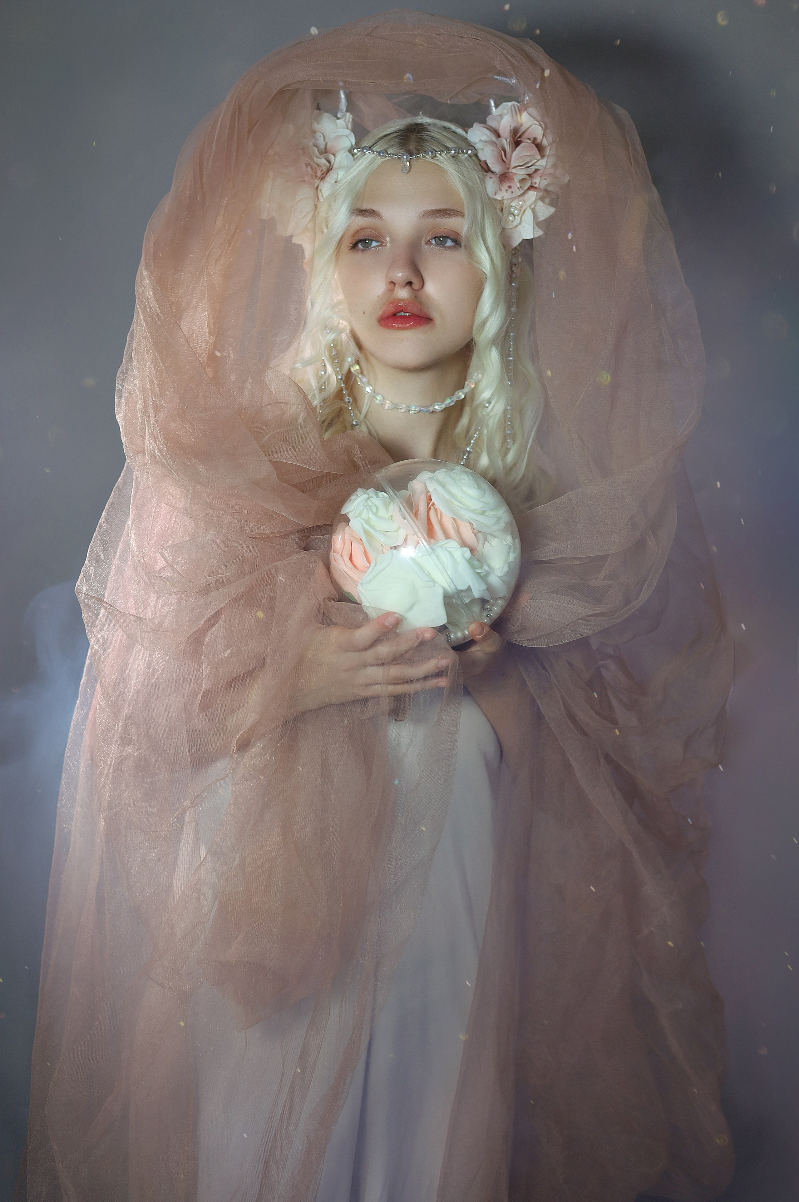 Фото девушки с фатином в арт обработке