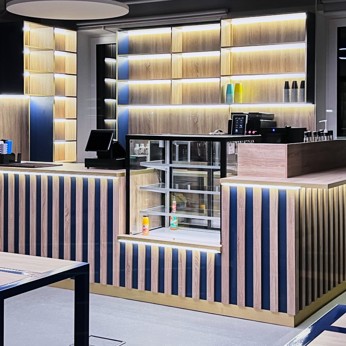 Ресепшены на заказ | Стильные стойки для магазинов и ресторанов. Мебель для бизнеса: Блог о торговом оборудовании на заказ в Москве