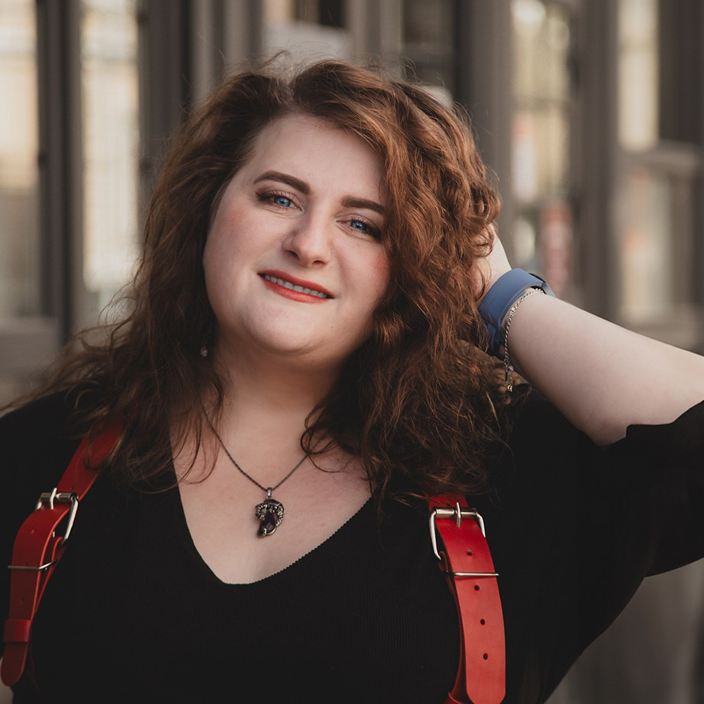 Брендовая фотосессия для эксперта — личный визуальный стиль, Как проходит бренд-съёмка — фотограф работает с клиентом в кадре, подбор локации, образа и реквизита для съёмки, Фотограф Rina Sphoto — бренд-съёмка в Москве для экспертов и специалистов