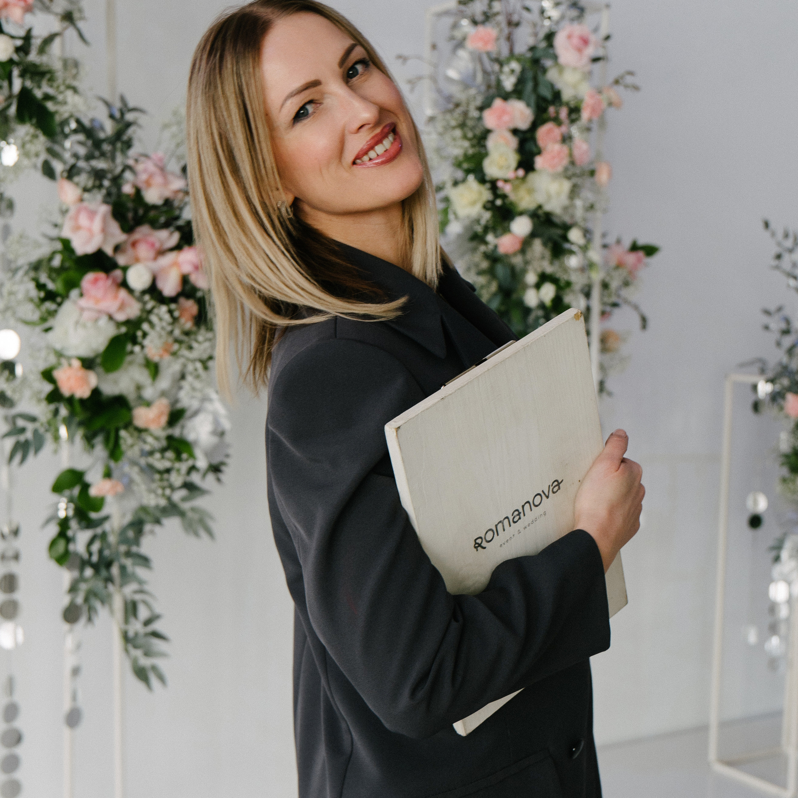 Сделать свадьбу в Абакане. Организатор Романова Любовь