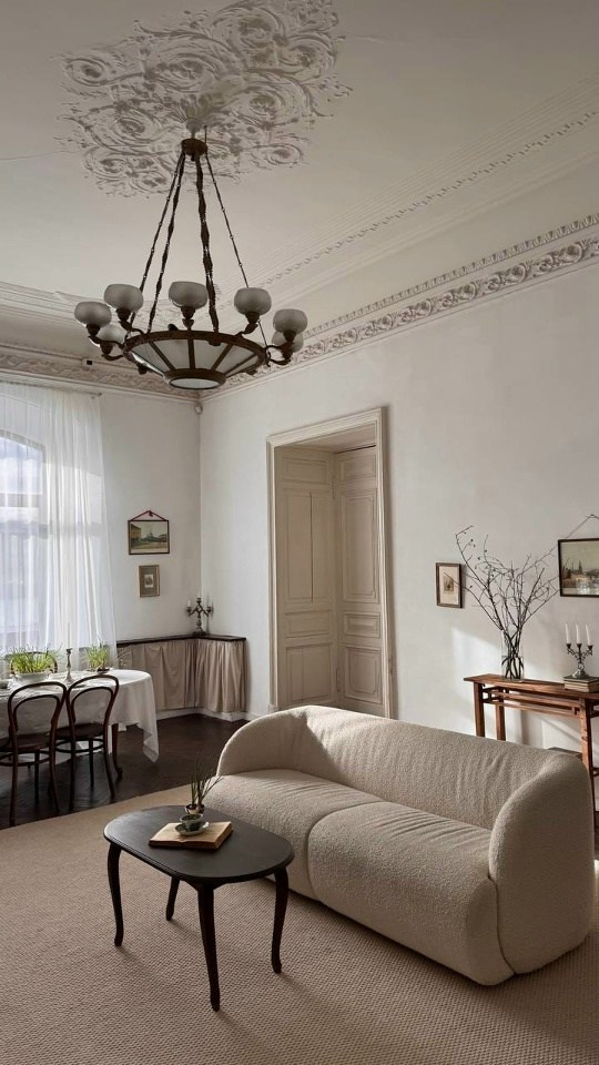 Фотозалы в атмосфере старого фонда. Портретный и семейный фотограф в Санкт-Петербурге Чугунова Анастасия