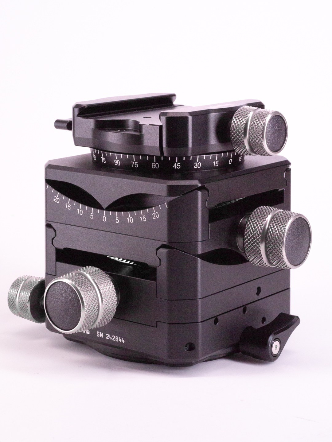 Geared tripod heads for architectural, interior and cityscape photography. Vadim Sherbakov Portfolio