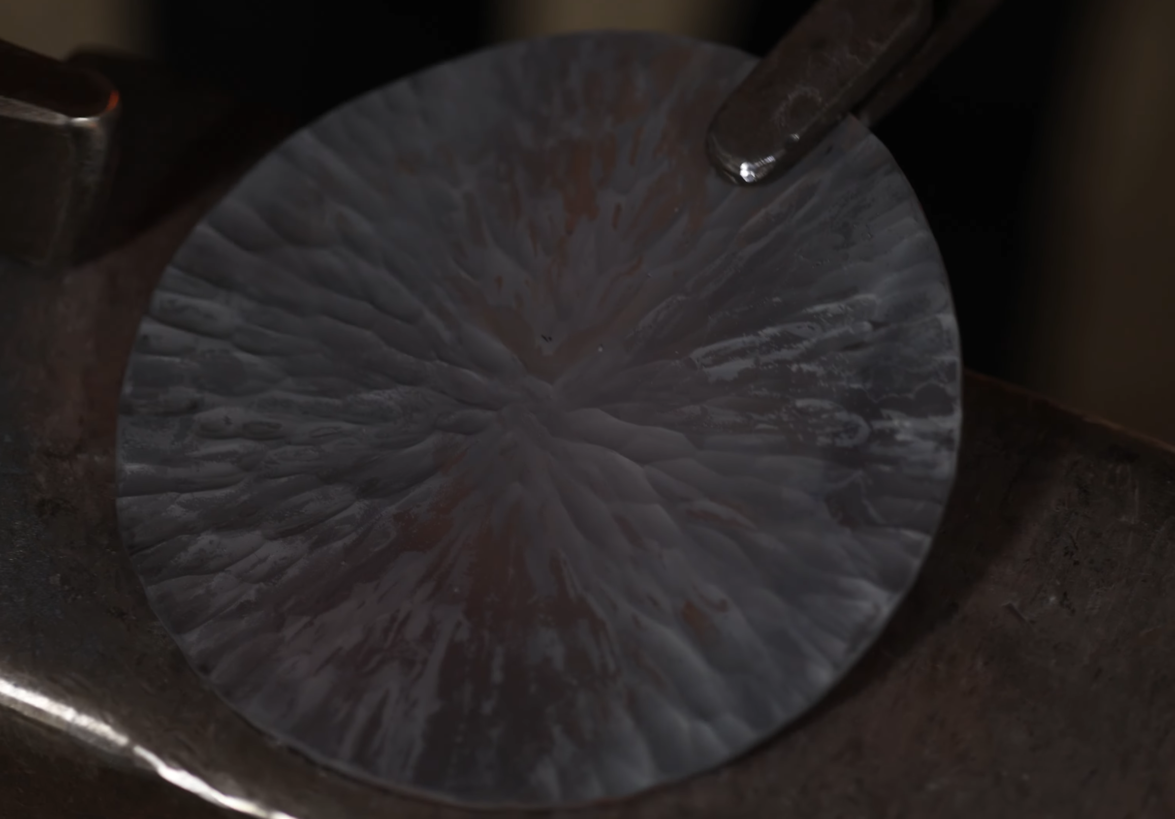 Искусство текстуры: Создание фактур на металле при ковке. Металл и Пламя — студия дизайна