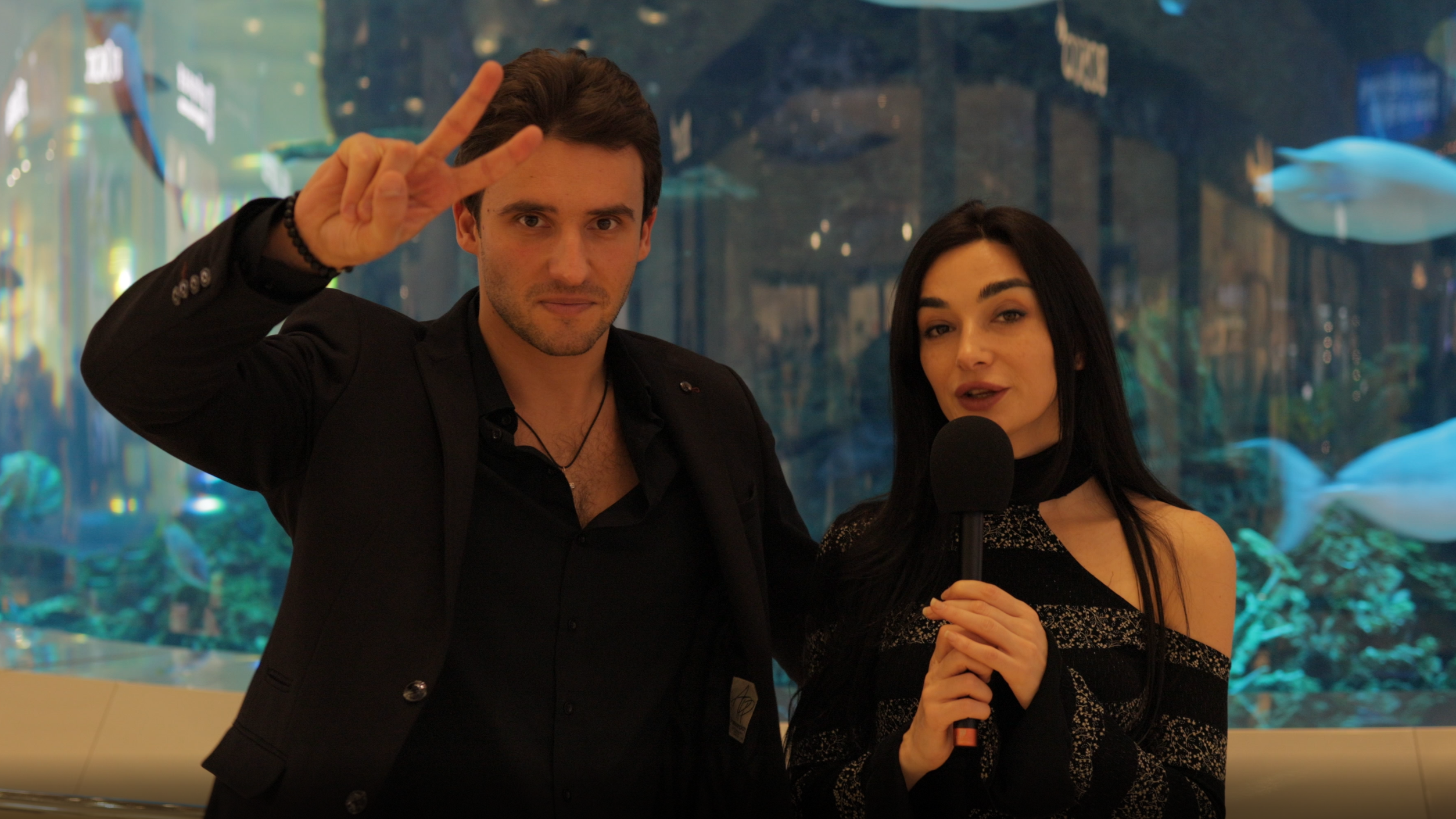 Съемка видеоинтервью с профессиональным звуком и светом, видео для экспертов и бизнеса. Репортажная видеосъемка мероприятий, отчетный ролик с события, видеообзор проекта. Съемка видео для Reels и YouTube, создание контента для блога, монтаж вертикальных видео.