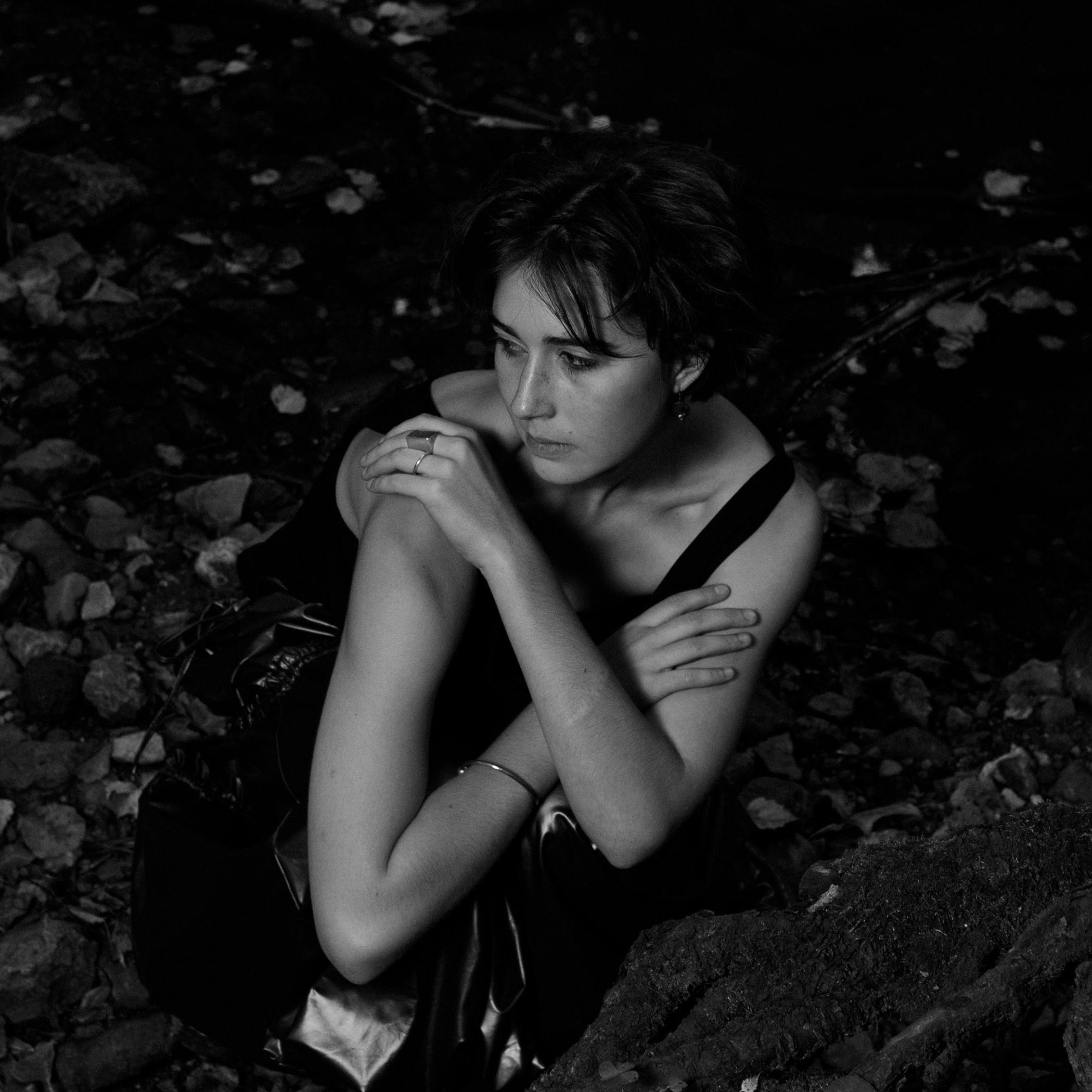 Фотосессия на улице, черно-белые съемки