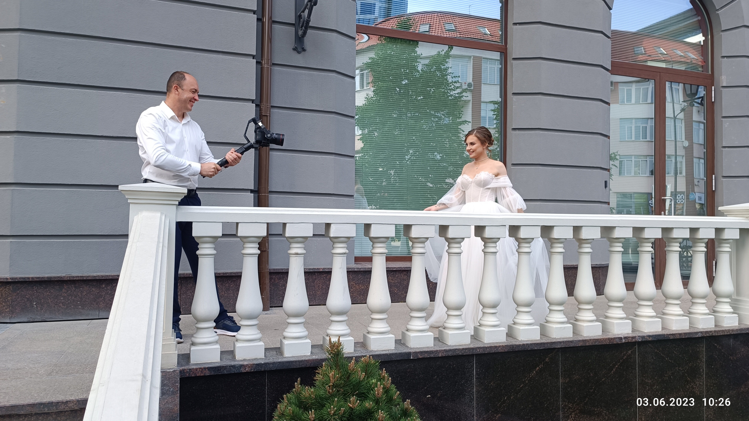 Молодожёны на прогулке — свадебная видеосъёмка Николай Рыков