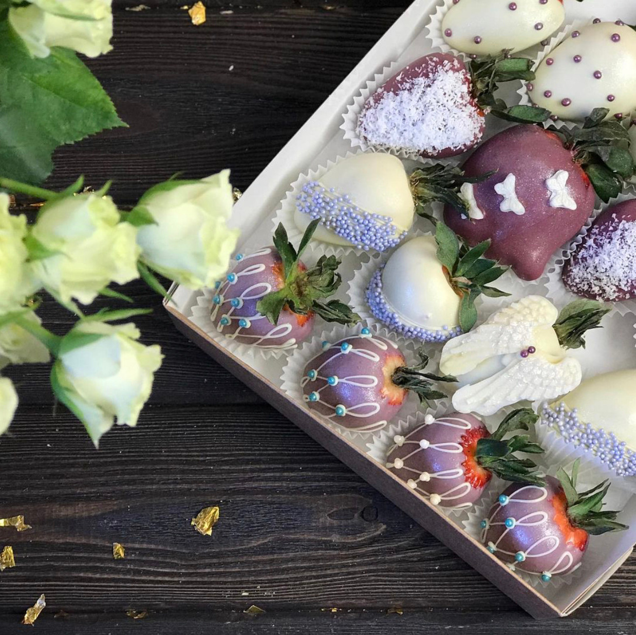 Наборы из клубники в шоколаде Сургут. Клубника в шоколаде в Сургуте