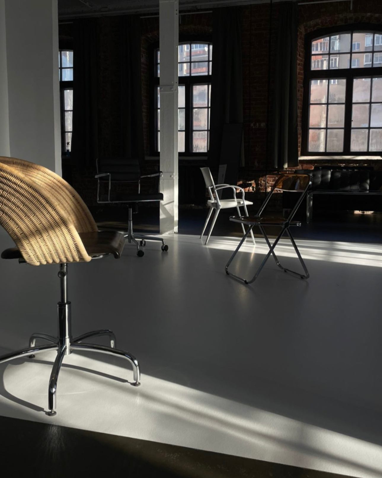 Минималистичные фотостудии Минска. Портретный фотограф в Минске Анна Волейко