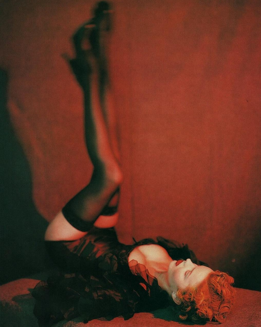 Ева Герцигова на фото Paolo Roversi для Glamour France, 1992 год 