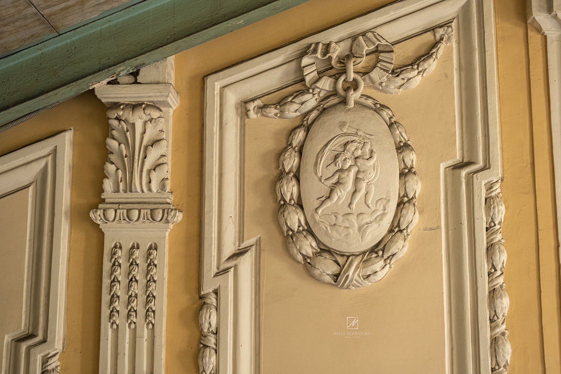 Парадная дома Блокка на Невском проспекте. Фотограф и искусствовед в Туле и Санкт-Петербурге Нелли Некрасова