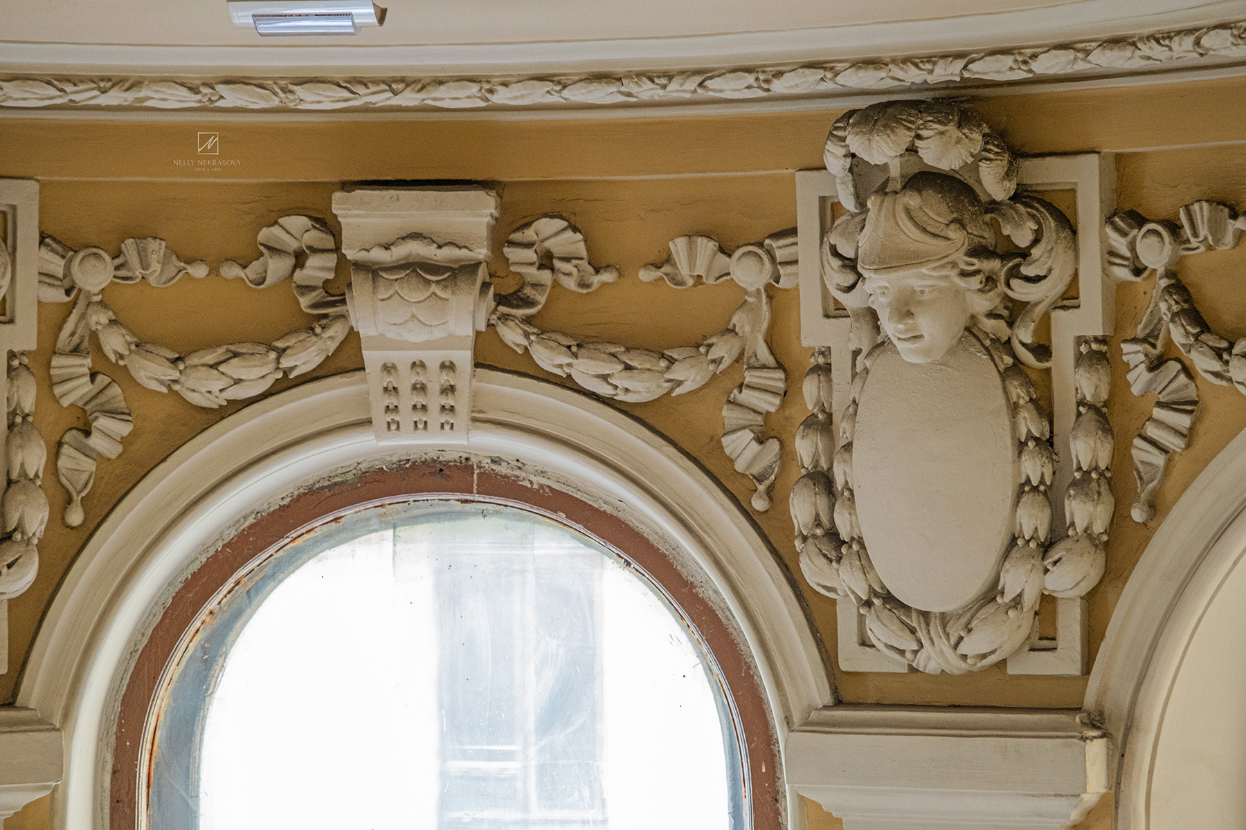 Парадная дома Блокка на Невском проспекте. Фотограф и искусствовед в Туле и Санкт-Петербурге Нелли Некрасова