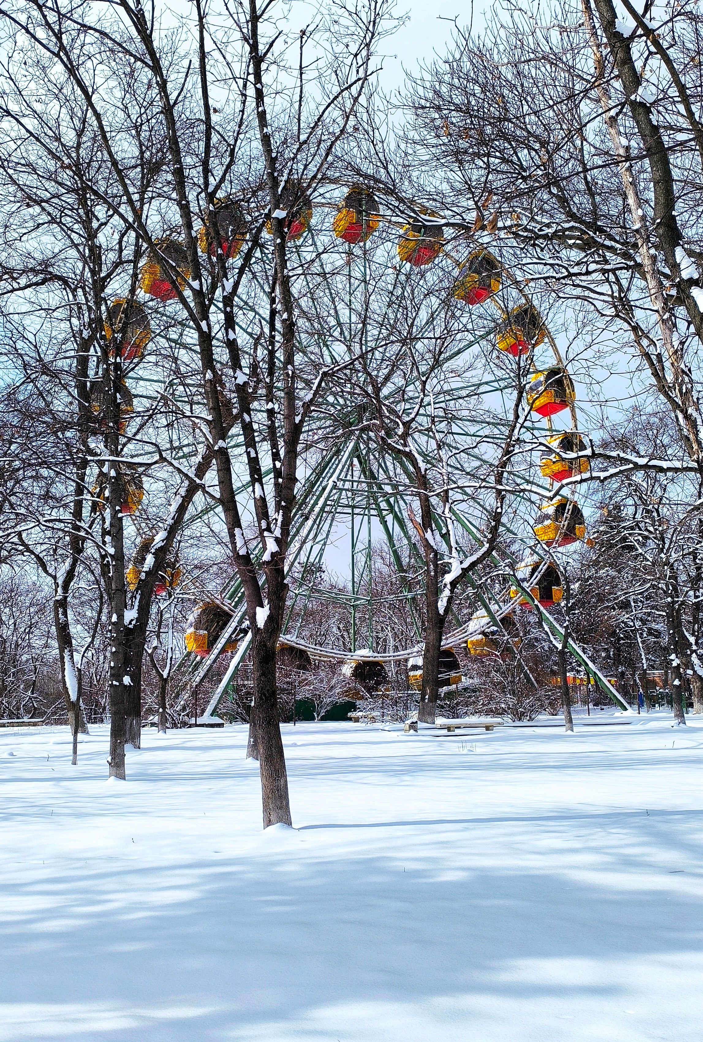 Колесо обозрения в парке Кирова в Пятигорске