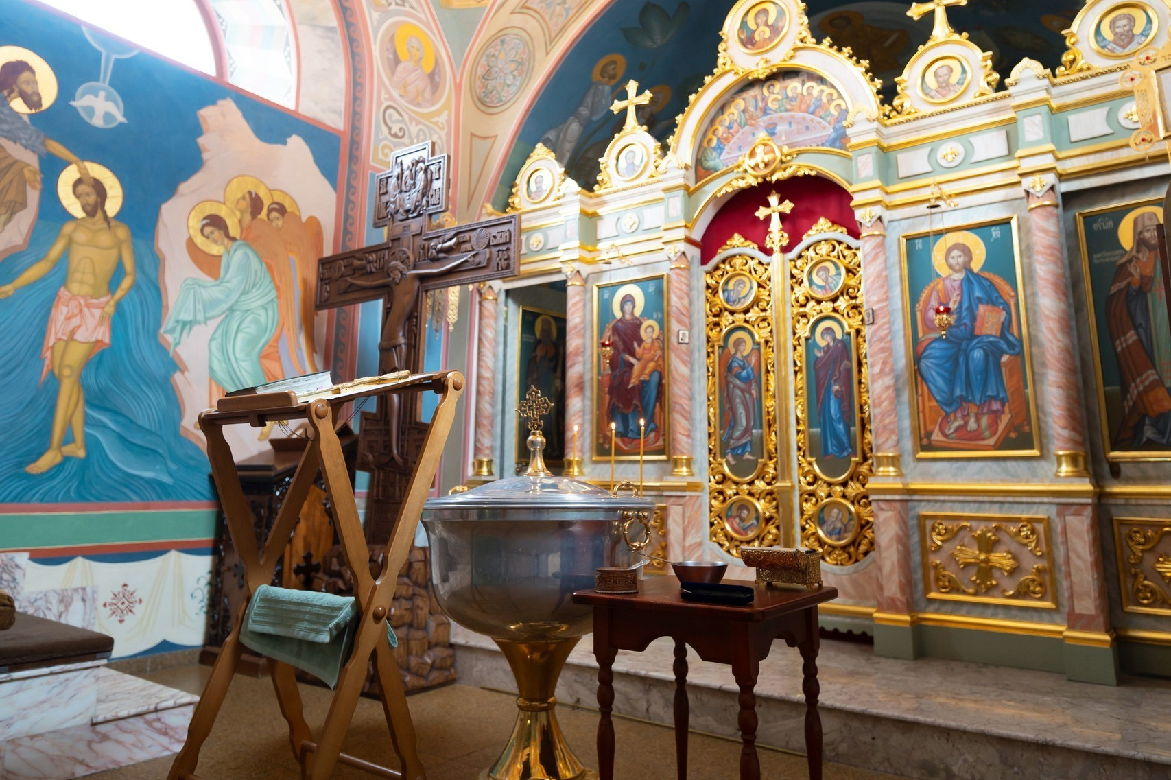 Где крестить ребёнка на западе Подмосковья — храмы по городам