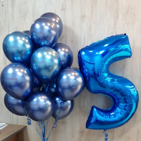 Шары с синими цифрами. Студия праздничного декора